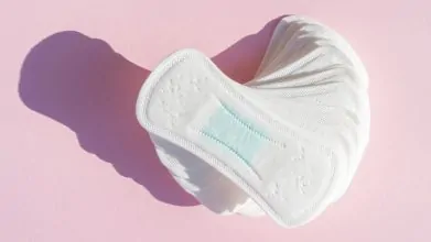 Científicos desarrollan toalla higiénica inteligente para detectar cáncer de ovario y endometriosis un avance revolucionario en salud femenina