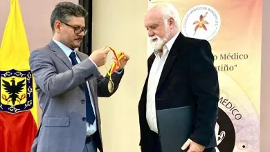Colegio Médico de Bogotá entrega la Medalla José Félix Patiño 2025 al director de la ADRES