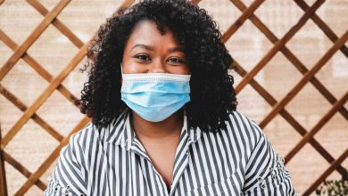 Colombia elimina uso del tapabocas en espacios cerrados