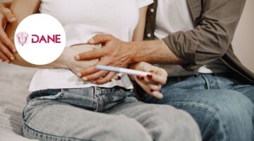 Colombia registra el nivel más bajo de nacimientos en una década y un repunte crítico en muertes por salud mental