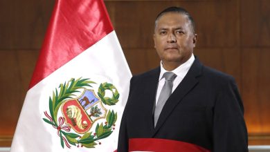 Congreso destituye a Hernán Condori como ministro de salud