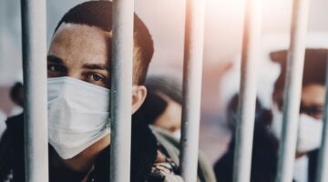 Corte ordena medidas sanitarias urgentes por brotes de tuberculosis en centros de detención de Antioquia y Santander