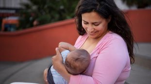 Crearán áreas de lactancia materna en espacios públicos propuesta del Minsalud