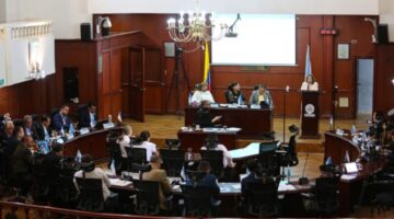 Crisis del sistema de salud en Valle del Cauca: Asamblea respalda gestión departamental ante deuda y cierre de servicios