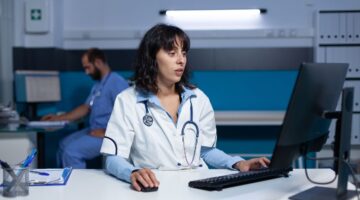 Crisis en los hospitales estadounidenses a causa del fallo informático global de CrowdStrike