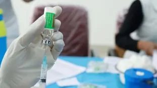 Cuba dona 2 mil dosis de la vacuna de la fiebre amarilla a Colombia