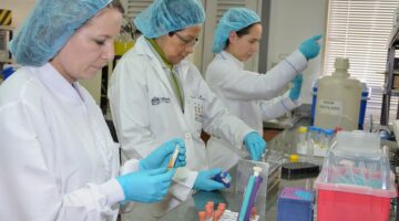 Curso virtual de terapia génica de la Universidad Javeriana, nominado a los Premios Andesco 2024