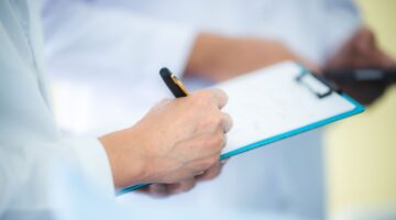 Deberes y derechos de los colombianos para acceder a su información médica