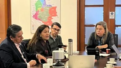 Defensoría del Pueblo acompaña mesa de trabajo entre Nueva EPS y asociaciones de pacientes para resolver fallas en la atención Defensoría del Pueblo acompaña mesa de trabajo entre Nueva EPS y asociaciones de pacientes para resolver fallas en la atención