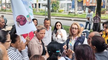 Defensoría del Pueblo acompañó protesta de pacientes renales en Pereira y gestionó compromisos de Asmet Salud