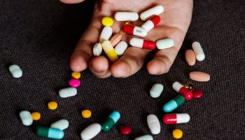 Desigualdad en el acceso a medicamentos vs. auge de las drogas sintéticas