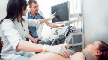 Día Internacional de la Obstetricia sensibilizando sobre la mortalidad materna