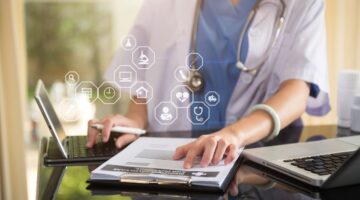 El doble reto de la transición digital: salud y educación