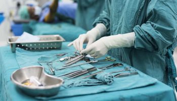 El ejercicio de la instrumentación quirúrgica requiere el título como instrumentador quirúrgico profesional Minsalud