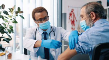 Empleadores deben dar permiso a sus empleados para ir vacunarse