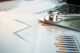 Evaluaciones económicas en salud: OMS alerta sobre los límites del costo-efectividad en decisiones sanitarias