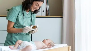 Enfermería neonatal: práctica avanzada para recién nacidos y sus familias