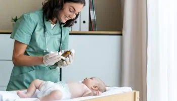Enfermería neonatal: práctica avanzada para recién nacidos y sus familias