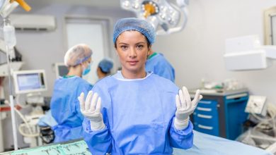 Especialidades mejor pagadas en medicina tienen menos representación de mujeres y minorías según un estudio