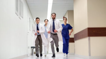 Estas son las fases del llamado de emergencia al personal de salud por Covid-19