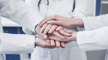 Estos son los perfiles ocupacionales para el reconocimiento económico del talento humano en salud