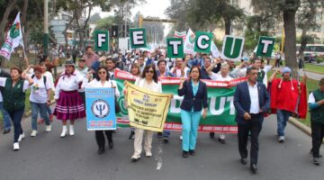 Perú: Sindicatos de la salud siguen en huelga exigiendo mejoras laborales