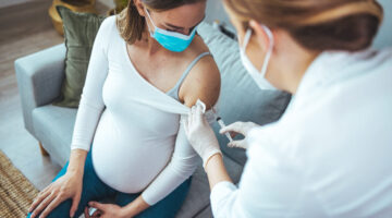 FDA aprobó primera vacuna contra el virus sincitial respiratorio en gestantes