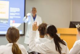 Facultad de Medicina de la Universidad Nacional reconocida dentro de las mejores del mundo