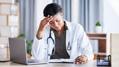 Falta de apoyo y salud mental obstáculos para el manejo de pacientes con adicciones