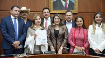 Reacciones de congresistas y agremiaciones a la caída de la reforma a la salud