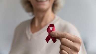 Impacto del VIH en la Menopausia y sus Implicaciones para la Salud de las Mujeres