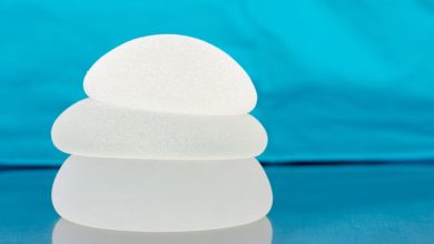 Implantes mamarios serían causantes de cáncer de piel FDA