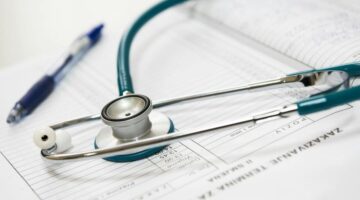 “Insuficiencia de la UPC y deuda en Presupuestos Máximos amenazan  la vida de pacientes con Enfermedades Raras” FECOER 