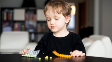 Investigadores afirman que se recetan demasiados antibióticos a los niños