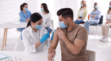 Jovenes universitarios vacunacion Bucaramanga