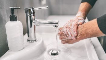 La mitad de los establecimientos de salud del mundo carecen de servicios básicos de higiene: OMS