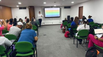 Manizales fortalece su atención primaria con actualización médica en vacunación y salud reproductiva