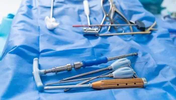 Material de Osteosíntesis y SOAT en Colombia: entre el vacío tarifario, la estandarización semántica y el derecho a una indemnización justa