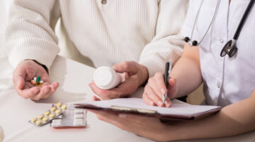 Mejorar los canales de atención y entrega de medicamentos ordenó la Supersalud a las EPS