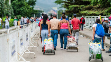 Ministerio de Salud aportará recursos para pago de deuda por atención a migrantes no regularizados