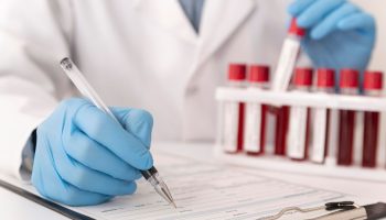 Nueva IA detectaría múltiples enfermedades en una gota de sangre