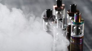 Nuevos hallazgos de Cofepris México evidencian compuestos tóxicos en vapeadores graves riesgos para usuarios