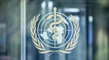 OMS advierte riesgos y abre revisión formal tras notificación de retirada de EE. UU.