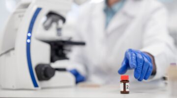 OMS aprueba la vacuna LC16m8 contra Mpox para uso en emergencias