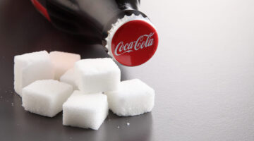 OMS evalúa el potencial cancerígeno del edulcorante aspartamo utilizado en Coca-Cola Diet
