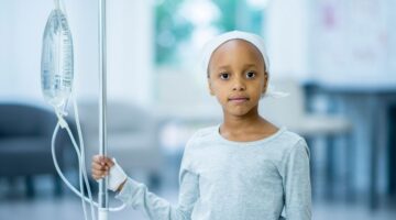 OMS lanza plan para suministrar medicamentos gratuitos contra el cáncer infantil en países de bajos ingresos