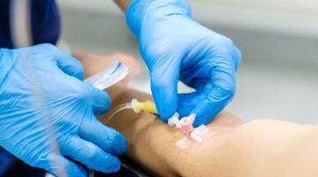 OMS publica directrices clave para prevenir septicemias relacionadas con catéteres en hospitales