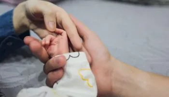 La OPS alerta en el Día Mundial de la Prematuridad sobre los riesgos, desigualdades y la urgencia de fortalecer la atención neonatal en las Américas.