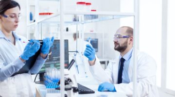 OPS lanza Plan Estratégico 2025-2030 para fortalecer los laboratorios de salud pública en las Américas