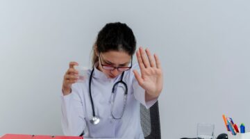 Organizaciones de Pacientes y Secretaría de Transparencia exigen Comisión de la Verdad para investigar corrupción en el sector salud (2)